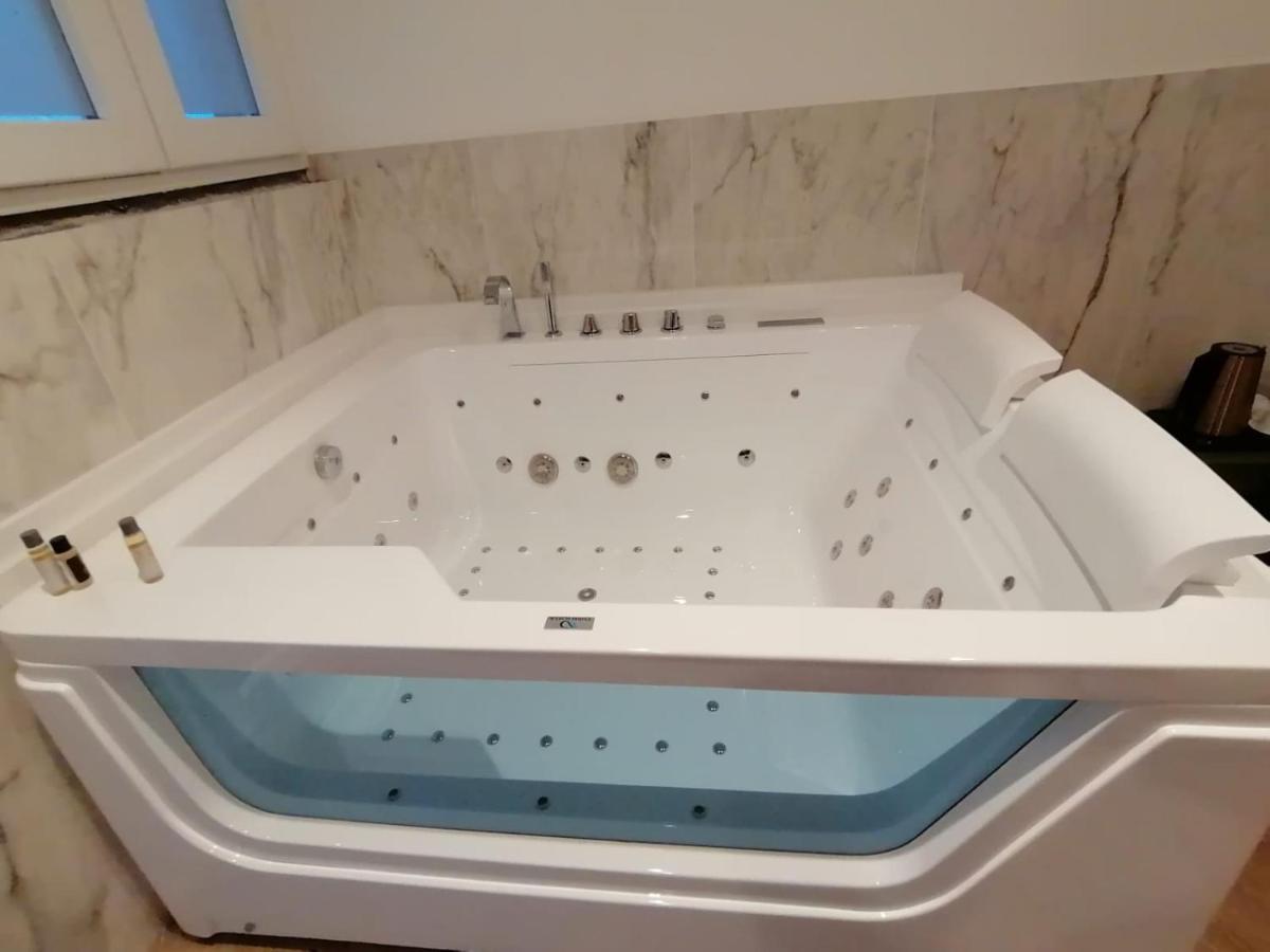 Hotel Xbusiness Nola Kültér fotó